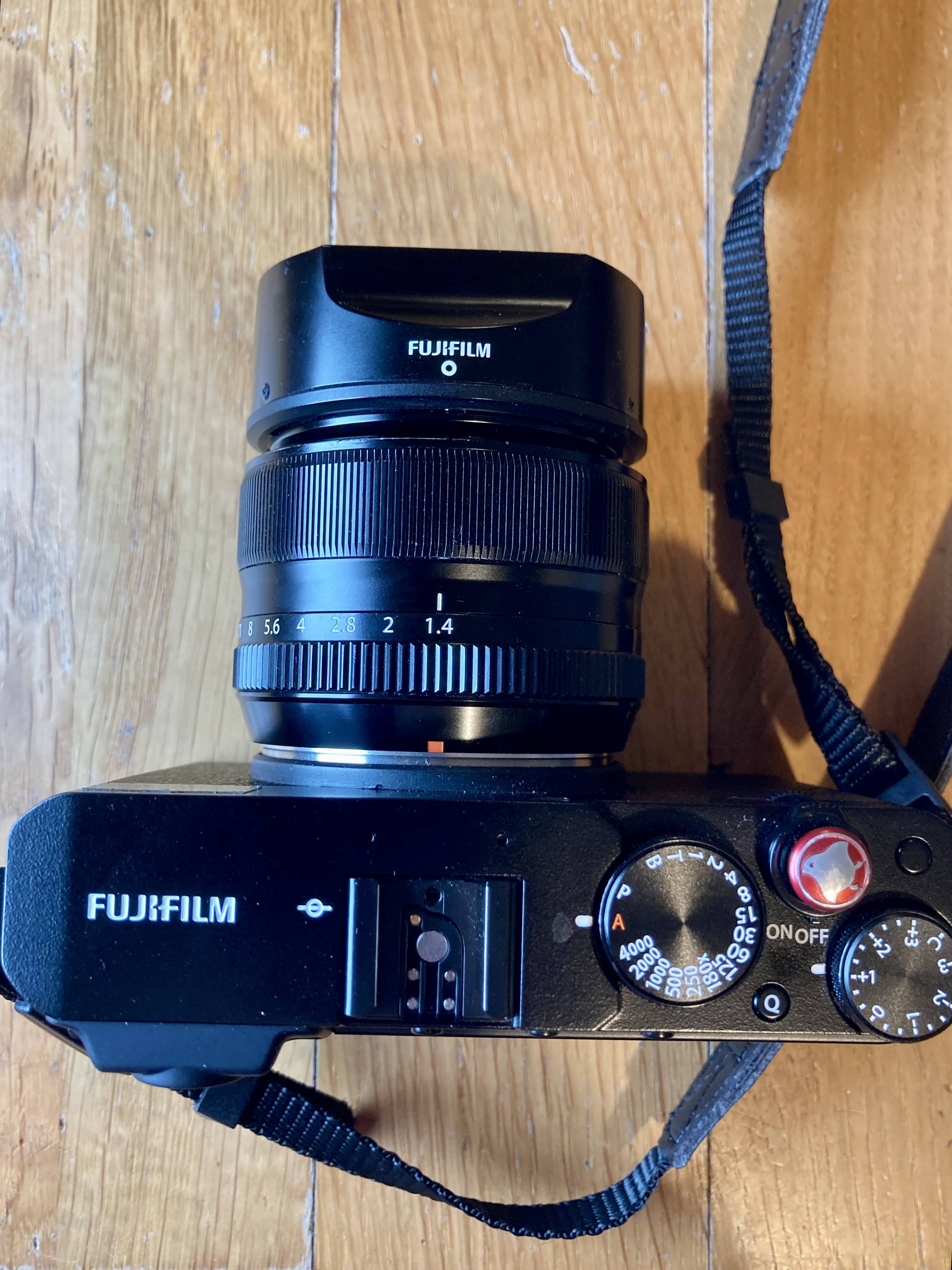 Quite a deep lens, particularly with hood Quite a deep lens, particularly with hood